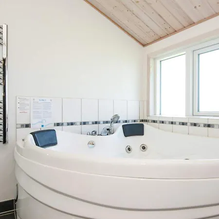 Сasa de vacaciones Three-bedroom Holiday In Hemmet 74